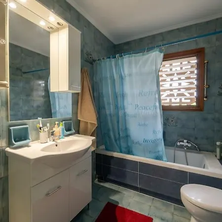 فيلة Private Entire In Alimos